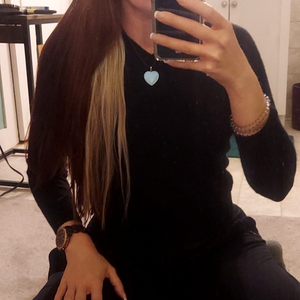 PRAGUE 100% Cashmere V-neck Sweater